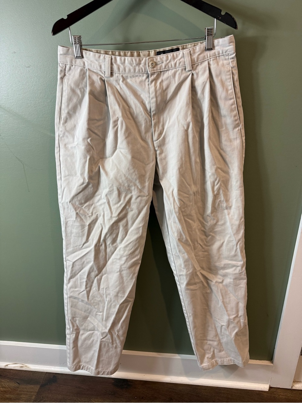 Men's Casual Pleated Pants in Light Beige